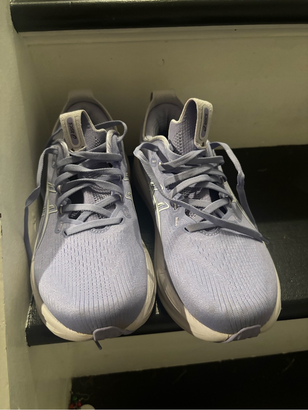 Excellent condition- ASIC Gel Nimbus 28